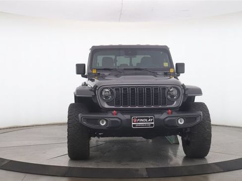 Used 2024 Jeep Gladiator Rubicon w/ Technology Group AWD/4WD image 12