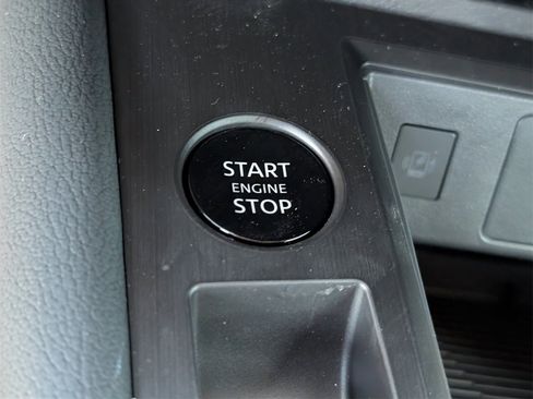 New 2026 Nissan Kicks SR image 14