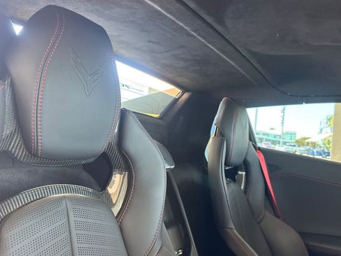 Used 2023 Chevrolet Corvette Stingray Premium Conv w/ Z51 Performance Package RWD image 17