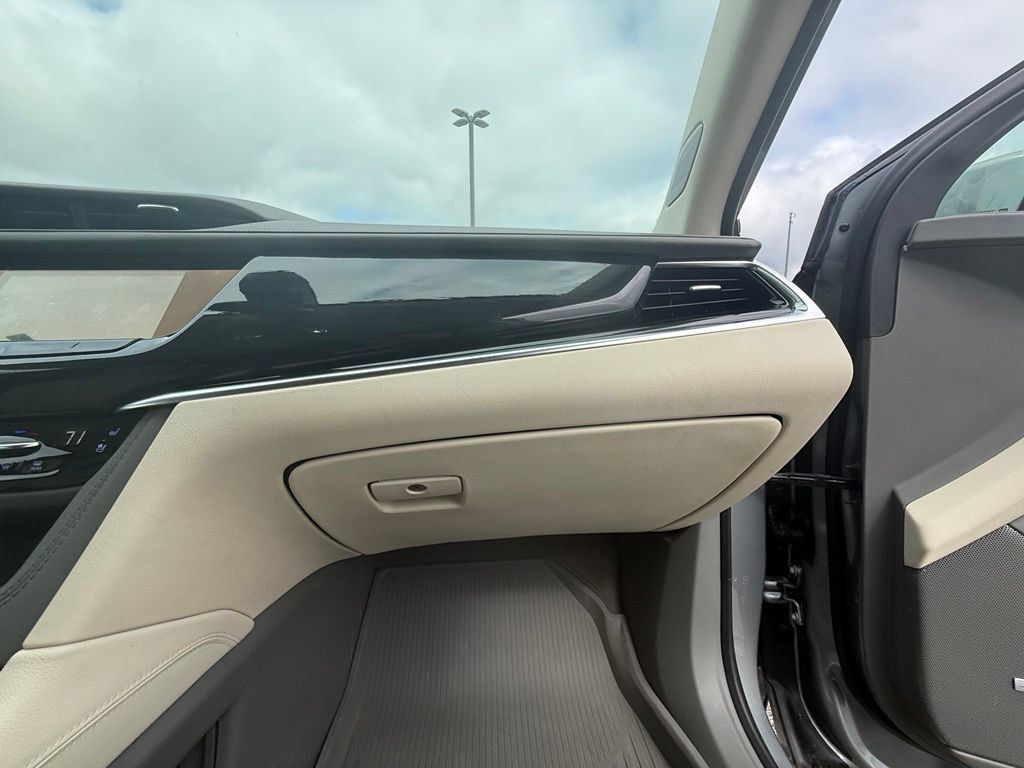 Certified 2024 Cadillac XT6 Premium Luxury w/ LPO, Floor Liner Package AWD/4WD image 30