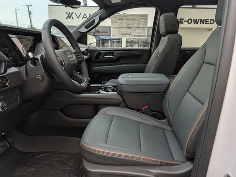 New 2026 GMC Yukon XL AT4 w/ AT4 Premium Package AWD/4WD image 26