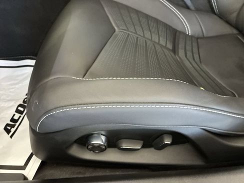 Used 2025 Chevrolet Corvette Z06 RWD image 12