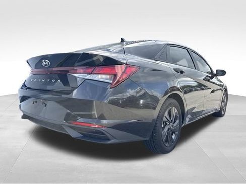 Used 2022 Hyundai Elantra SEL FWD image 7