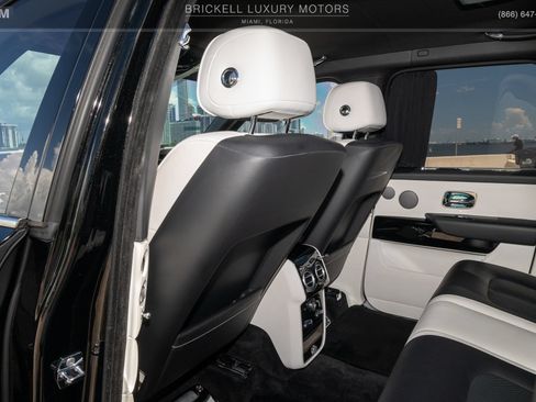Used 2022 Rolls-Royce Cullinan AWD/4WD image 23
