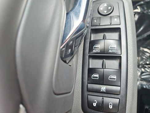 Used 2019 RAM 1500 Classic SLT RWD image 16