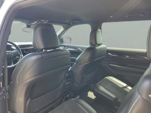 Used 2023 Jeep Grand Cherokee L Laredo AWD/4WD image 12