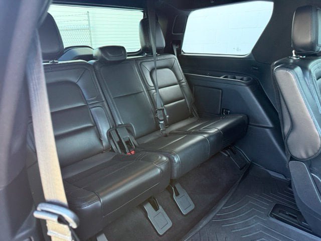Used 2021 Lincoln Navigator Reserve w/ Luxury Package AWD/4WD image 17