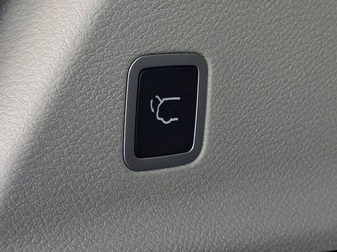 Used 2023 Chrysler Pacifica Touring-L FWD image 30