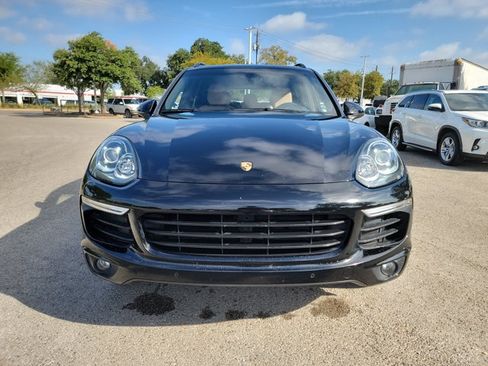 Used 2016 Porsche Cayenne AWD/4WD image 2