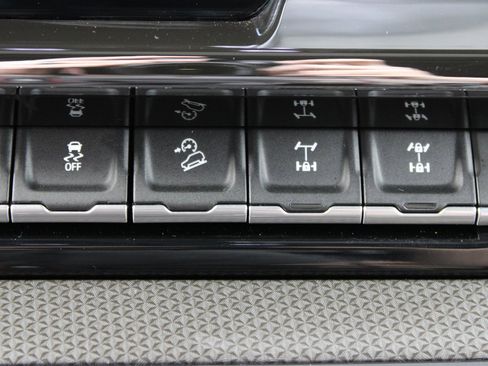 Used 2023 Chevrolet Silverado 1500 ZR2 w/ Technology Package image 69