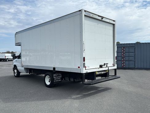 Used 2023 Ford E-450 and Econoline 450 Super Duty w/ Power Windows & Locks Group image 4