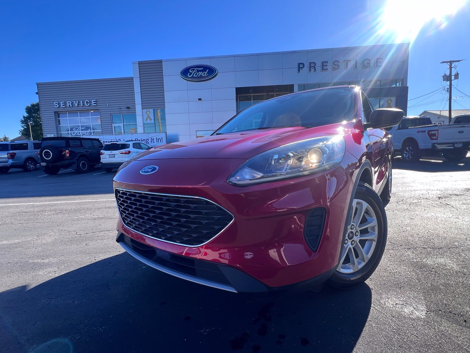 Used 2022 Ford Escape SE w/ Convenience Package FWD image 3