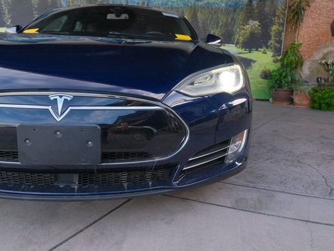 Used 2014 Tesla Model S 85 image 33