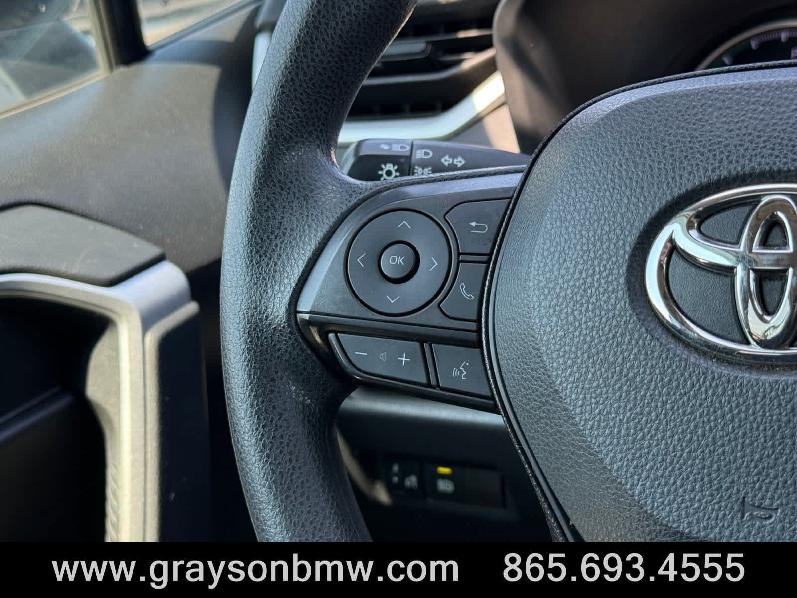 Used 2021 Toyota RAV4 LE AWD/4WD image 21