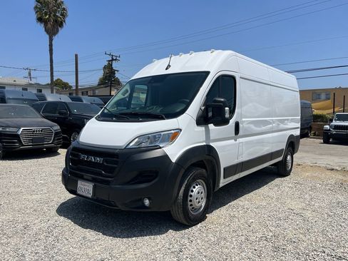 Used 2025 RAM ProMaster 2500 w/ Convenience Group FWD image 1