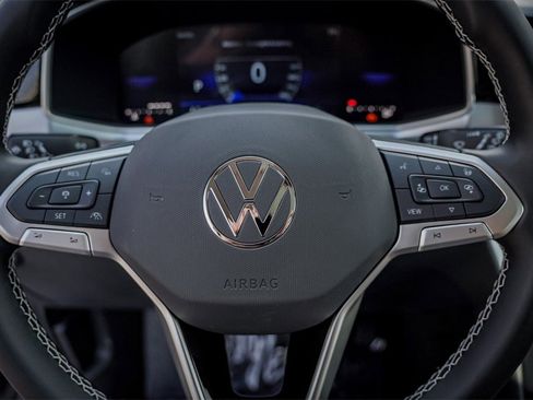 New 2026 Volkswagen Taos SE image 14