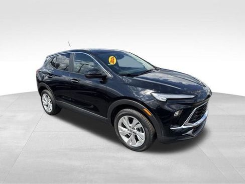 Used 2024 Buick Encore GX Preferred w/ Comfort Package AWD/4WD image 3