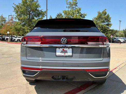 Used 2026 Volkswagen Atlas Cross Sport SE FWD image 7