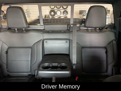 Used 2024 GMC Sierra 3500 Denali w/ Denali Reserve Package AWD/4WD image 14