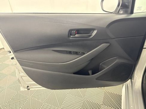 Certified 2025 Toyota Corolla LE image 28