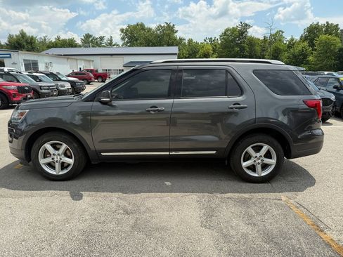 Used 2019 Ford Explorer XLT w/ Equipment Group 202A FWD image 8
