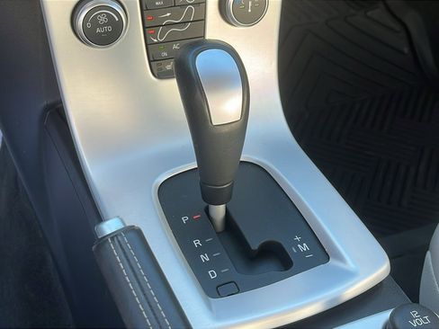 Used 2012 Volvo C70 T5 image 16
