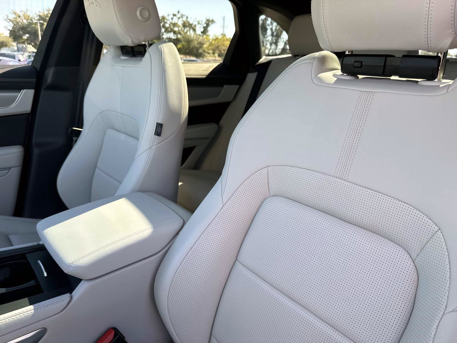 Used 2025 Jaguar F-PACE R-Dynamic S AWD/4WD image 22