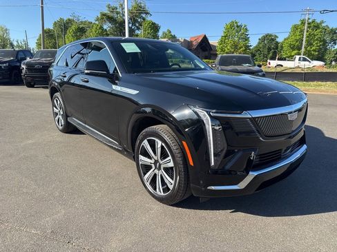 Used 2025 Cadillac Escalade IQ Luxury 2 w/ LPO, Premium Carpet Package AWD/4WD image 7