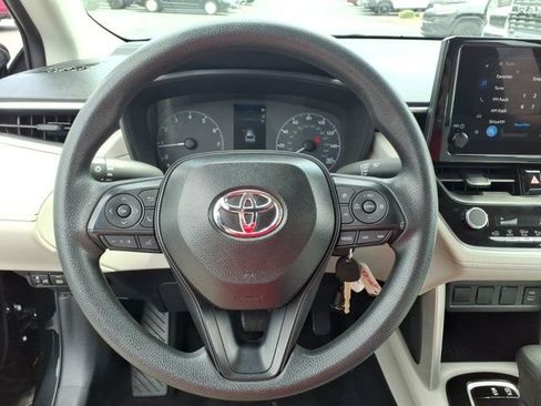 Used 2025 Toyota Corolla Cross L FWD image 21