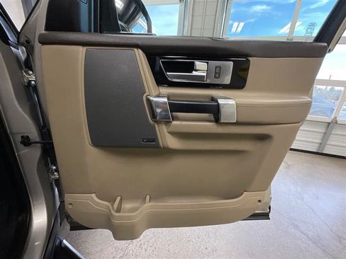 Used 2016 Land Rover LR4 HSE Silver Edition image 29