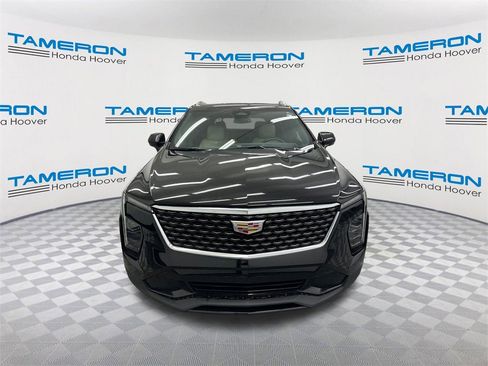 Used 2024 Cadillac XT4 Premium Luxury image 8