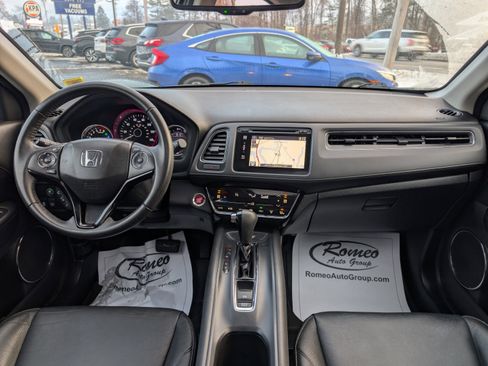 Used 2018 Honda HR-V EX-L image 2
