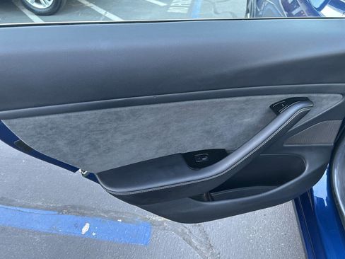 Used 2018 Tesla Model 3 Long Range RWD image 10