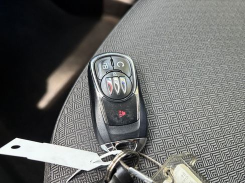 Used 2025 Buick Encore GX Preferred FWD image 21