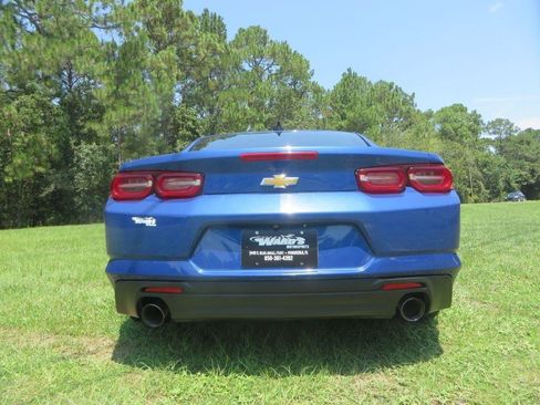 Used 2022 Chevrolet Camaro LT RWD image 7
