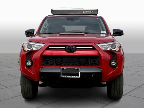 Used 2021 Toyota 4Runner Venture w/ Moonroof Package AWD/4WD image 4