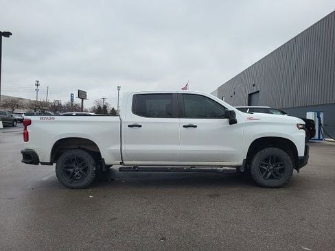 Used 2021 Chevrolet Silverado 1500 LT Trail Boss w/ Convenience Package II image 2