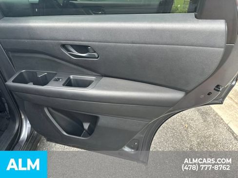 Used 2025 Nissan Pathfinder SV FWD image 18