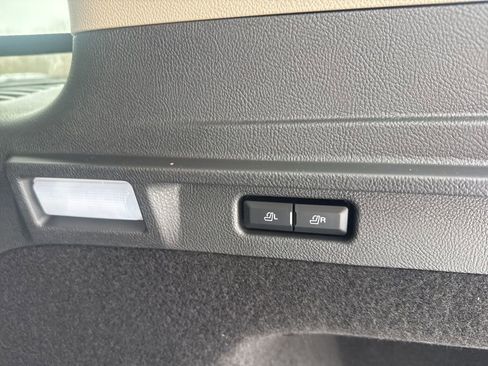 New 2026 Lincoln Corsair Premiere image 21