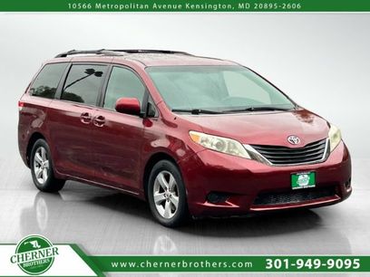 Used 2011 Toyota Sienna LE w/ Towing Pkg
