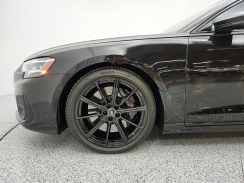 Used 2022 Audi S8 AWD/4WD image 22