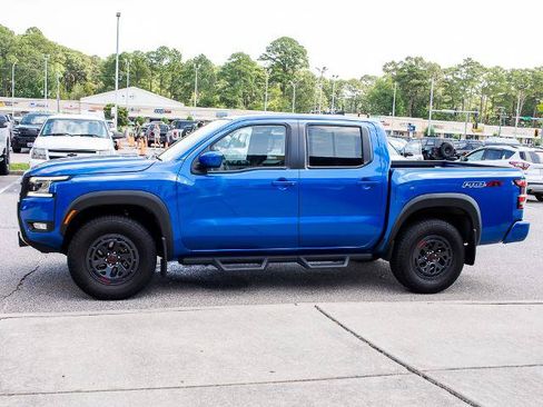 Used 2025 Nissan Frontier PRO-4X AWD/4WD image 3