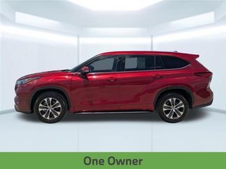 Used 2020 Toyota Highlander XLE FWD video 2