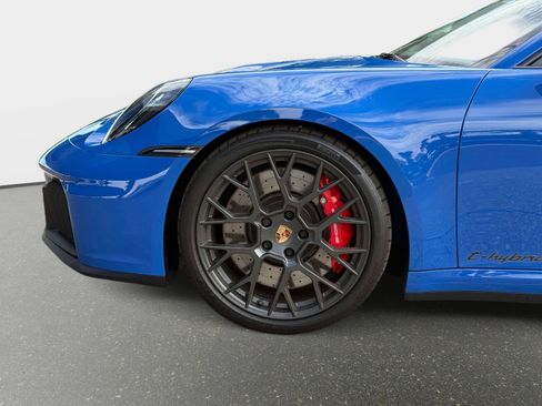 Used 2025 Porsche 911 Carrera GTS image 12