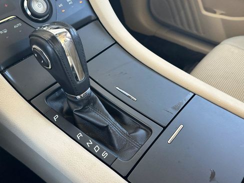 Used 2017 Ford Taurus SEL w/ Equipment Group 201A FWD image 21