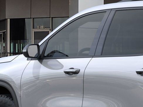 New 2026 Chevrolet Traverse Z71 image 12