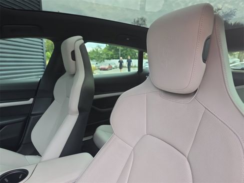 Used 2023 Porsche Taycan 4S image 5