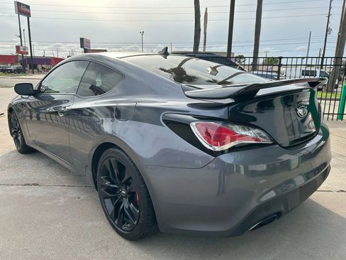 Used 2013 Hyundai Genesis 2.0T RWD image 4
