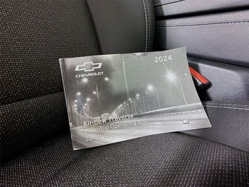 Used 2024 Chevrolet Traverse LS FWD image 27