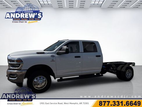 Used 2025 RAM 3500 Tradesman w/ Chrome Appearance Group AWD/4WD image 1